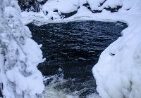 Кивач, впадающий в нижнее озеро