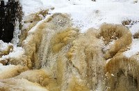 Водопад крупным планом